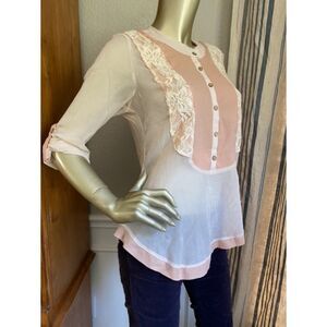 EUC Gimmicks BKE Anthropologie Pale Pink Chiffon Lace Bid Top M